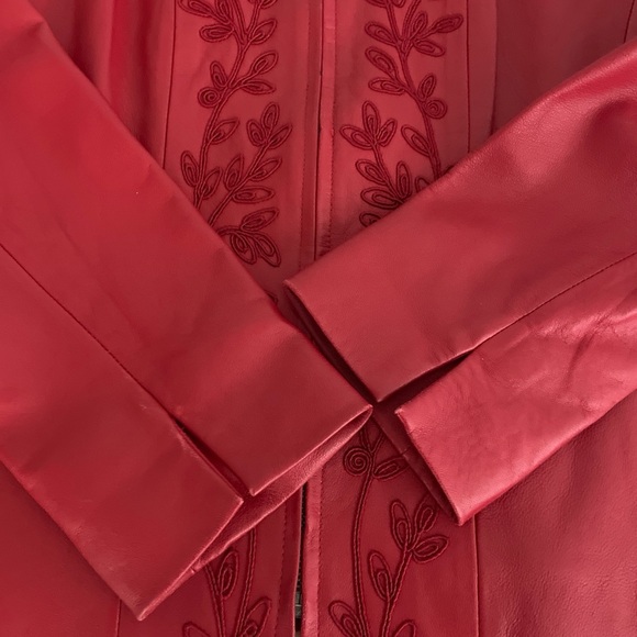 Jones New York Leather Jacket Embroidered Floral Size 8 Red Zip Lined Pockets - Picture 12 of 13